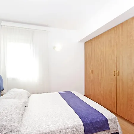D & J Apartment Split